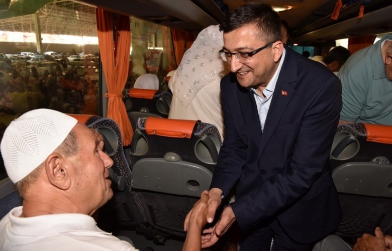ÖZ, HACI ADAYLARINI UĞURLADI