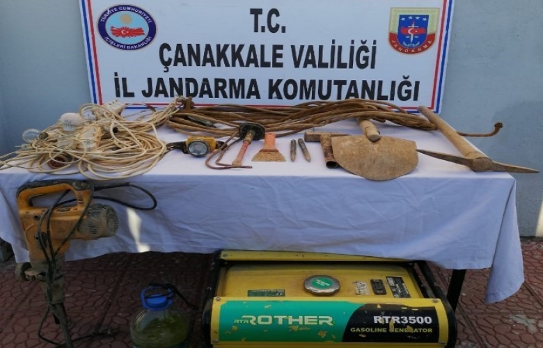 İZİNSİZ KAZI YAPANLAR YAKALANDI
