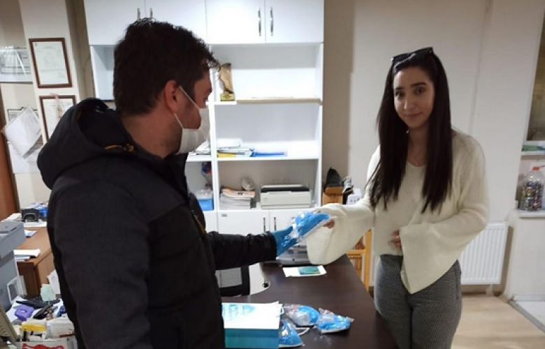 ÇANAKKALE BELEDİYESİNDEN BASIN MENSUPLARINA DEZENFEKTEN PAKETİ
