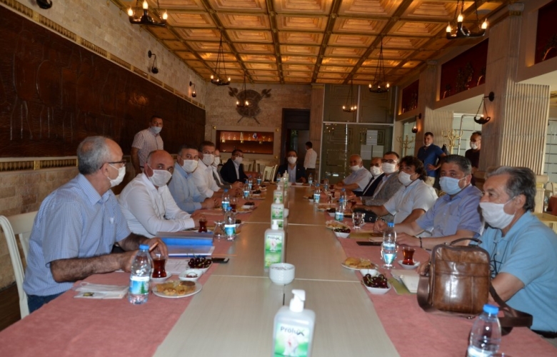 CHP’ Lİ BELEDİYE BAŞKANLARI BİRAYA GELDİ