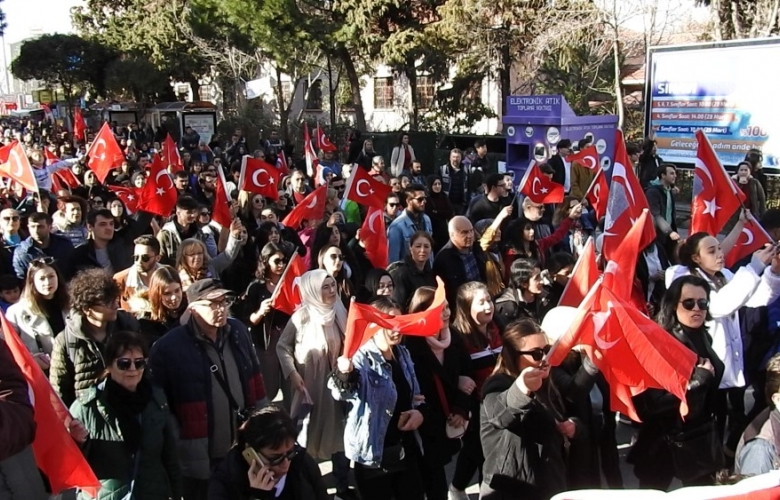 ÇANAKKALE İDLİB ŞEHİTLERİ İÇİN YÜRÜDÜ 