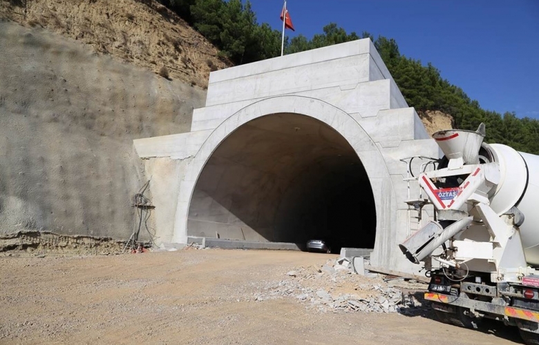 ÇANAKKALE’ DE TÜNEL İNŞAATINDA ÇALIŞAN İŞÇİNİN KAZADA FECİ ŞEKİLDE CAN VERDİ