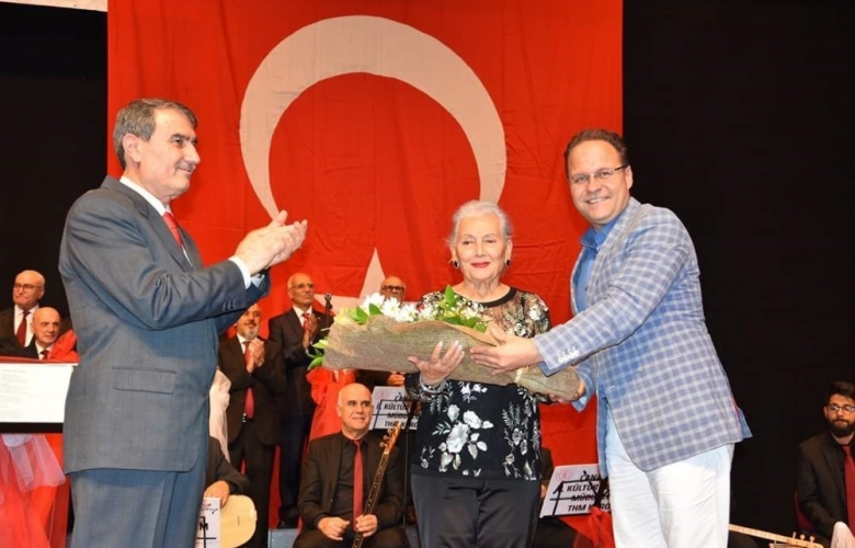 2019' UN SON TÜRK HALK MÜZİĞİ KONSERİNDE ATATÜRK' ÜN SEVDİGİ SARKILAR SESLENDİRİLDİ