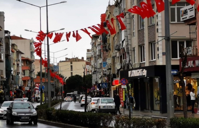 ÇANAKKALE TÜRK BAYRAKLARI İLE DONATILDI
