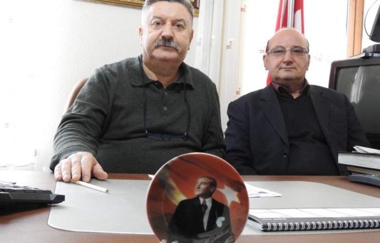 AKYALÇIN “ADD OLARAK YAS İLAN EDEREK TÜRK BAYRAKLARINI YARIYA İNDİRDİK”