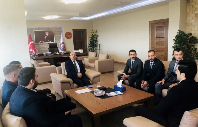 ÇANAKKALE ÜLKÜ OCAKLARI’NDAN ÇOMÜ REKTÖRÜ SAYIN PROF. DR. SEDAT MURAT’A ZİYARET