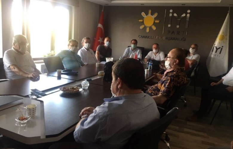 İYİ PARTİLİLER DÜZENLENEN TOPLANTIDA BİRARAYA GELDİLER