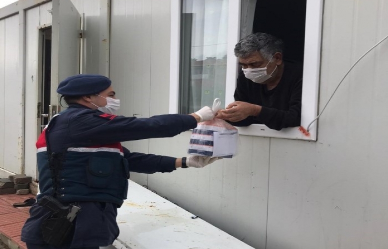 ÇANAKKALE' DE  “VEFA SOSYAL DESTEK GRUBU” 8 BİN VATANDAŞIN YARDIMINA KOŞTU