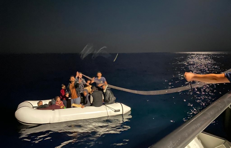 AYVACIK AÇIKLARINDA 16 DÜZENSİZ GÖÇMEN KURTARILDI