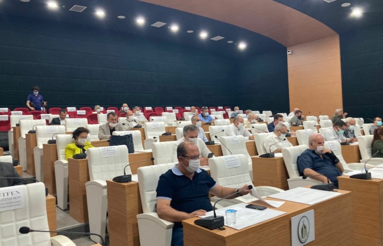MECLİSTE GERGİNLİK