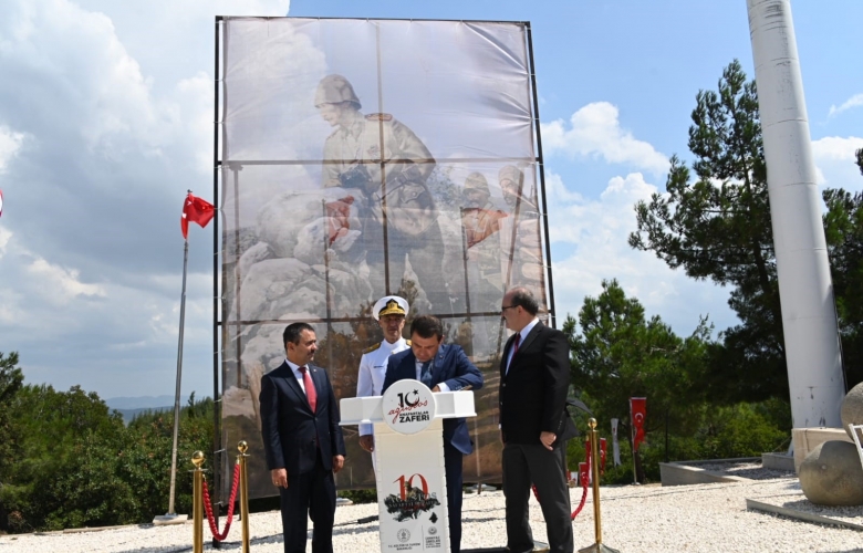 BÜYÜK ZAFERİN YILDÖNÜMÜ DÜZENLENEN TÖREN KUTLANDI