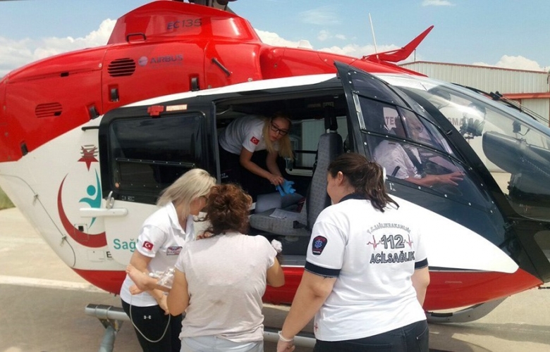 AMBULANS HELİKOPTER MİNİK KIZIN İMDADINA YETİŞTİ