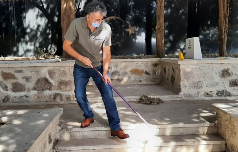 HERKES ÇEVREYİ, O ŞEHİTLİĞİ TEMİZLEDİ
