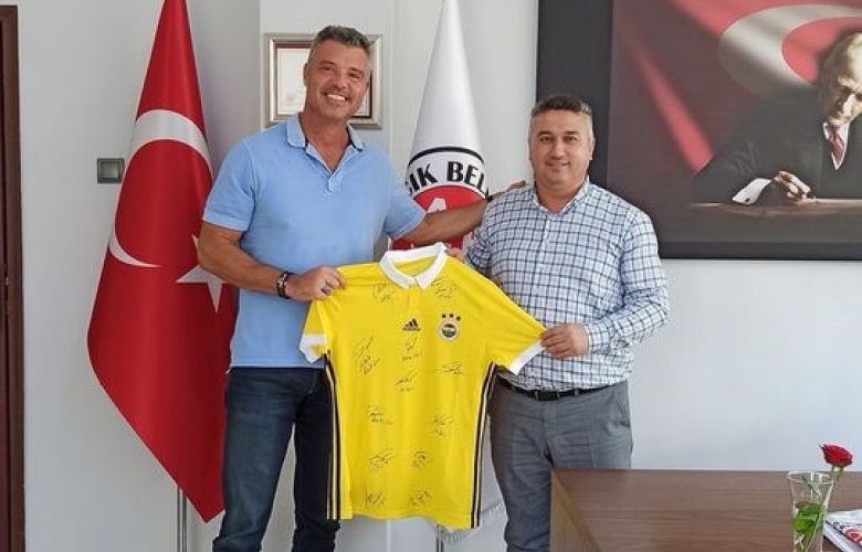 SADETTİN SARAN' DAN AYVACIK BELEDİYESİNİ ZİYARET 