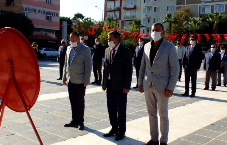 MUHTARLAR GÜNÜ CUMHURİYET MEYDANINDA DÜZENLENEN TÖRENLE KUTLANDI