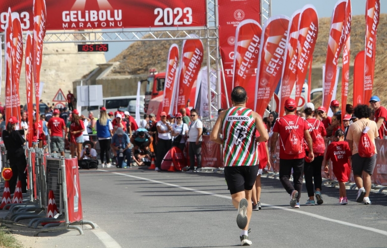 Koşucular Tarihi Yarımadayı  “2. Yüzyıla Omuz Omuza” Sloganı İle Koştu