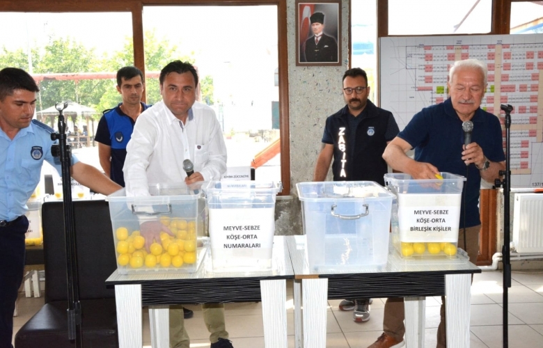 LAPSEKİ BELEDİYESİ KAPALI PAZAR YERİ KURA ÇEKİMİ YAPILDI 