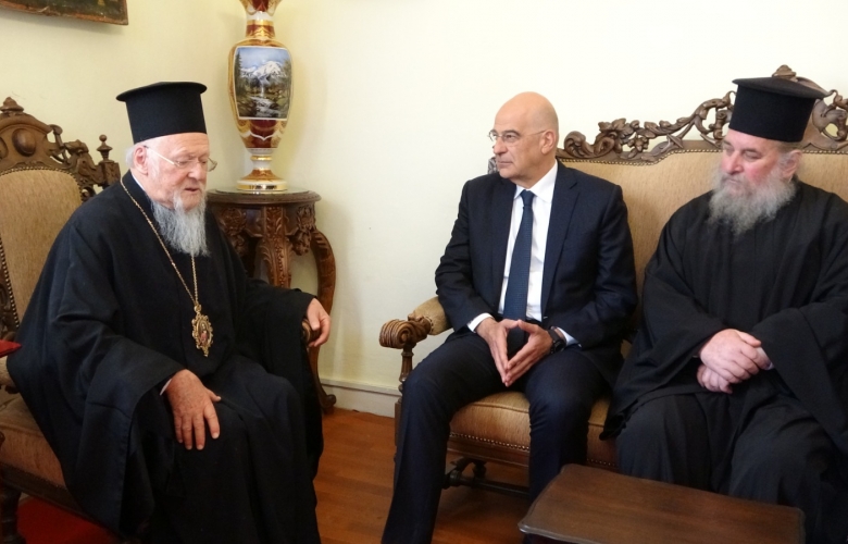 YUNAN BAKAN DENDİAS, GÖKÇEADA’ DA PASKALYA YORTUSU AYİNİNE KATILDI
