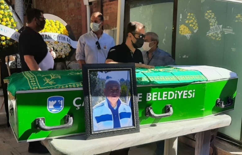 ÇANAKKALE’NİN SEVİLEN ESNAFI NABİ GÖK DUALARLA SON YOLCULUĞUNA UĞURLANDI