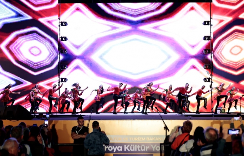 TROYA KÜLTÜR FESTİVALİ BİRÇOK ETKİNLİK VE KONSER İLE DEVAM EDİYOR
