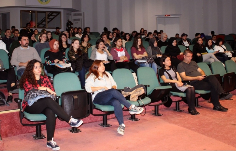 İSTANBUL ÜNİVERSİTESİ ÖĞRENCİLERİ AKİF BELGESELİ İLE BULUŞTU