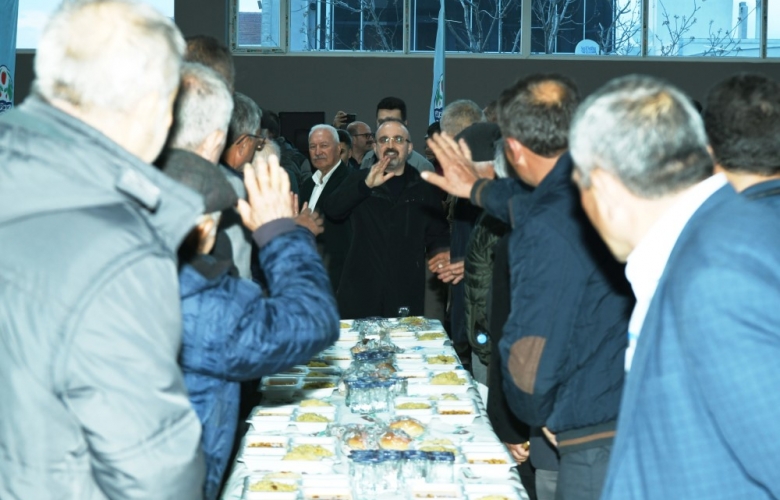 TURAN, LAPSEKİ'DE İFTAR YAPTI