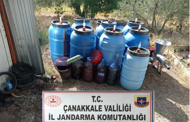 ÇANAKKALE MERKEZDE 1730 LİTRE KAÇAK ALKOLLÜ İÇKİ YAKALANDI