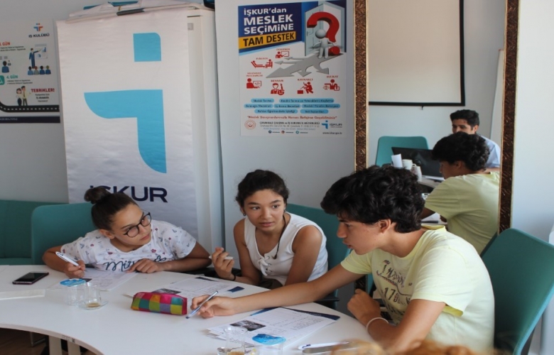 ÇANAKKALE İŞKUR’ DAN LİSE ÖĞRENCİLERİNE MESLEKİ FARKINDALIK EĞİTİMİ