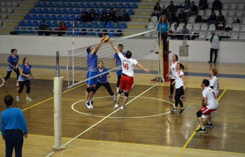 ÇTSO KURUMLARARASI TROYA VOLEYBOL TURNUVASI DEVAM EDİYOR