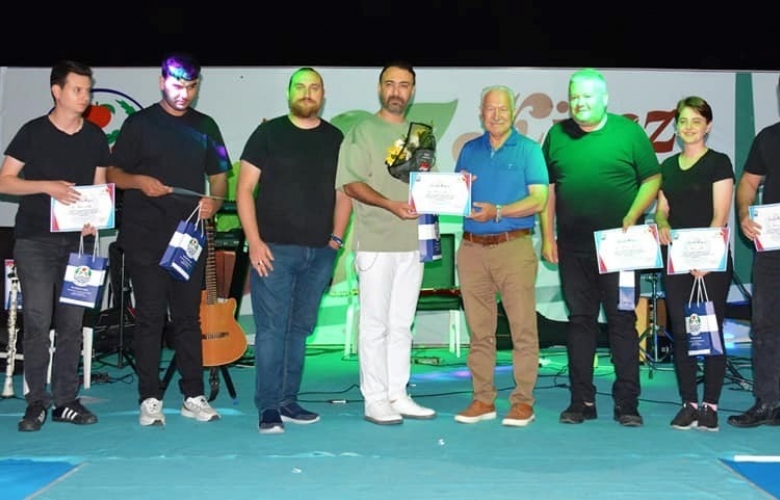 37. LAPSEKİ KİRAZ FESTİVALİNDE TÜRKÜ RÜZGARI