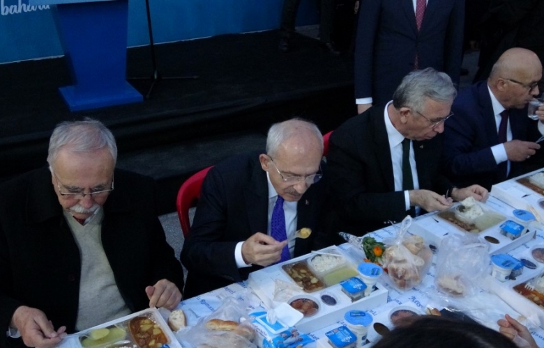 KILIÇDAROĞLU ÇANAKKALE’DE SOKAK İFTARINA KATILDI