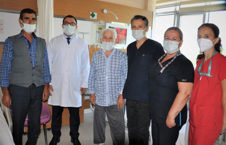 81 YAŞINDAKİ HASTAYA KORONER BY-PASS AMELİYATI YAPILDI
