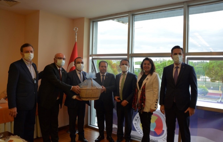 TARIM VE ORMAN BAKAN YARDIMCISI ÖZKALDI  BORSADA SEKTÖR İLE BİR ARAYA GELDİ