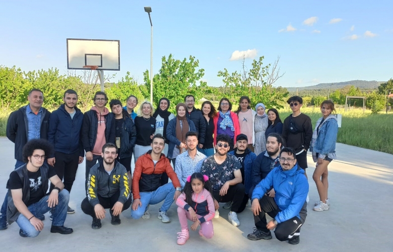 FOTOĞRAFÇILIK VE KAMERAMANLIK ÖĞRENCİLERİ 19 MAYIS’I PİKNİKLE KUTLADI