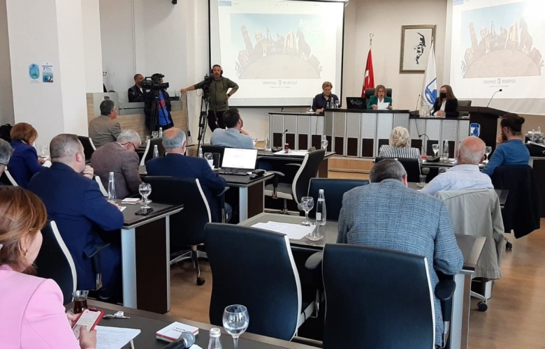 BELEDİYE MECLİSİNDE TAKSİ PLAKASI İHALESİ TARTIŞMASI