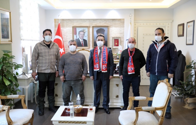 17 GENÇLİK TARAFTAR DERNEĞİNDEN VALİ AKTAŞ’A ZİYARET