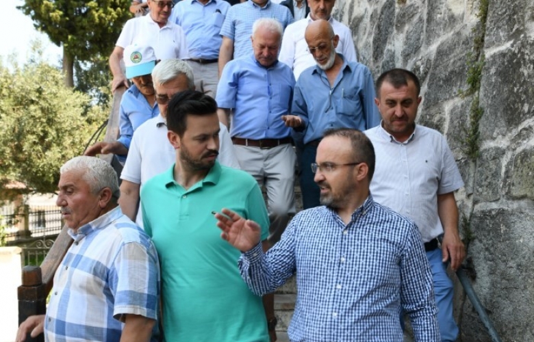 TURAN LAPSEKİDE HALK PAZARINI GEZDİ 