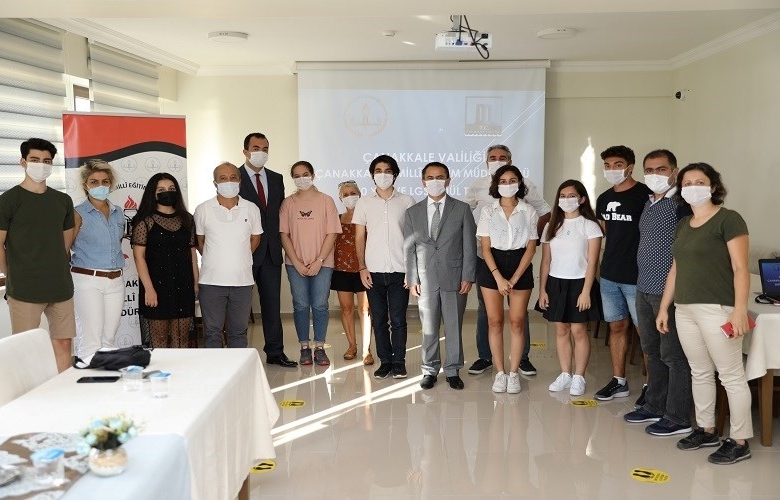 VALİ AKTAŞ, YKS VE LGS SINAVLARINDA DERECEYE GİREN ÖĞRENCİLERİ ÖDÜLLENDİRDİ