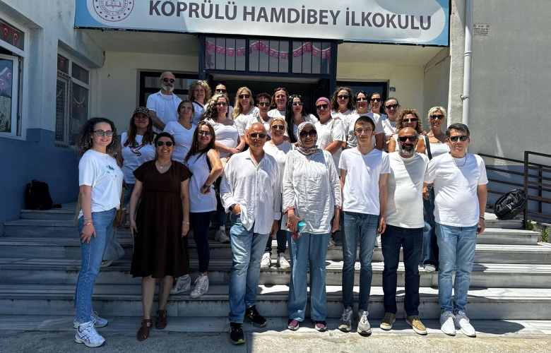 Sol Anahtarı Ritim Grubundan Eceabat’ta Coşku Dolu Gösteri 