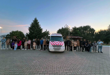 Çanakkale’de Jandarmadan Düzensiz Göç Operasyonu: 33 Göçmen ve 2 Organizatör Yakalandı