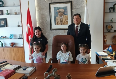 Çanakkale’de 23 Nisan Gururu: Başkanlık Koltuğu "Savaşçı" Güneş’e Emanet!